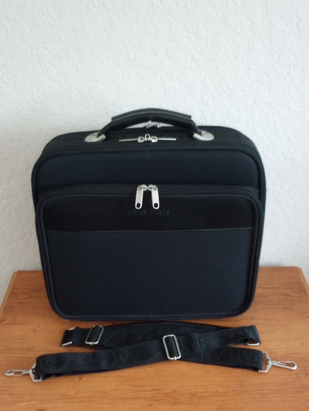 ATLAS Laptop & Document Travel Bag-UNISEX - Picture 10 of 10
